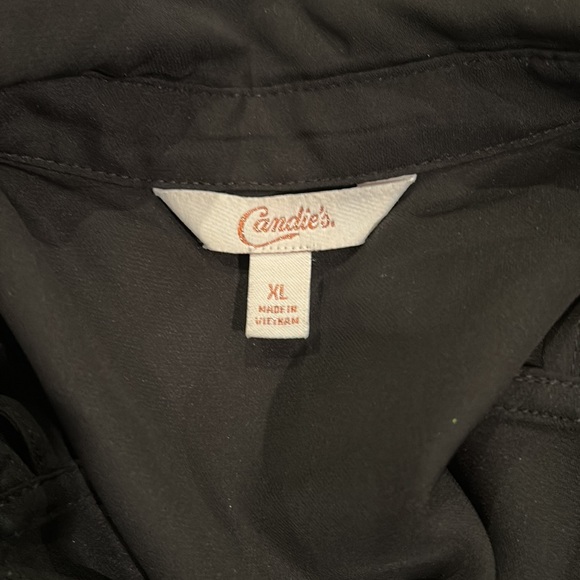 Candie's Black Cut Out Shoulder Button Up Top - Picture 4 of 4